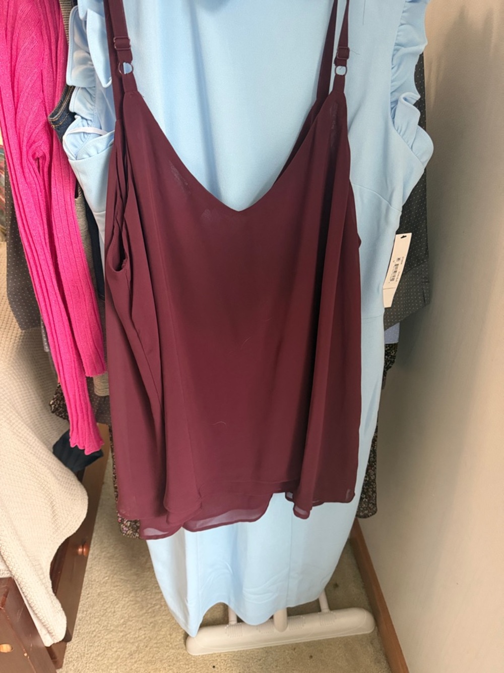 torrid burgundy V-neck chiffon camisole with adjustable straps - Picture 3 of 3